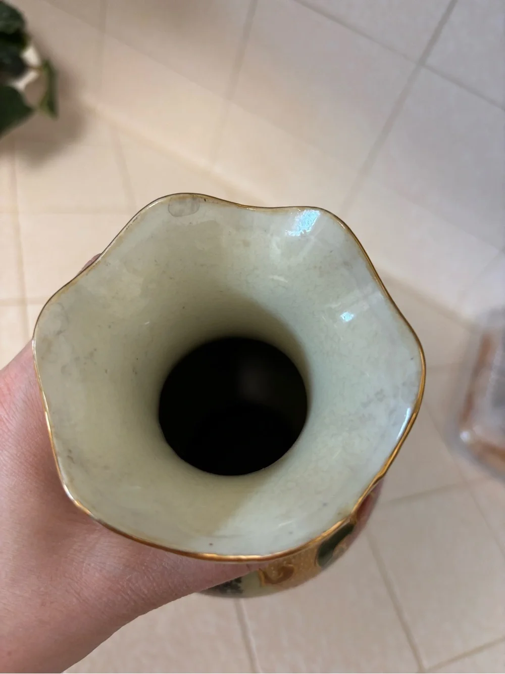 Vintage beautiful Asian SATSUMA style Hand painted base